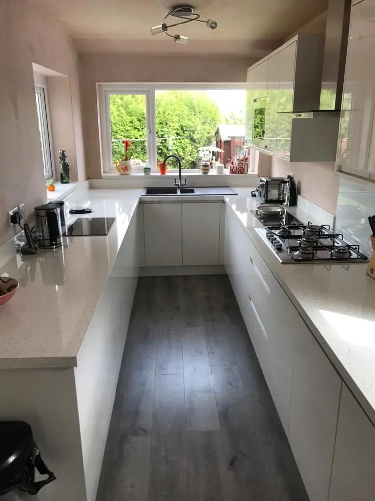 grey & white galley · marble-look
