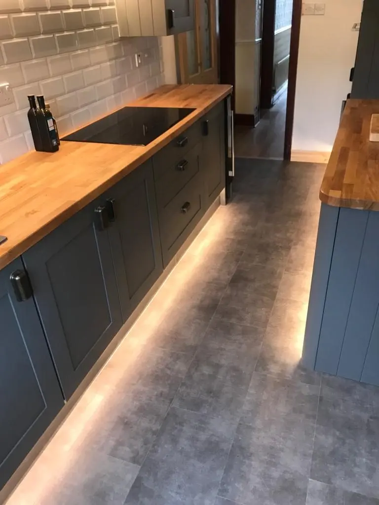navy shaker · oak · plinth led